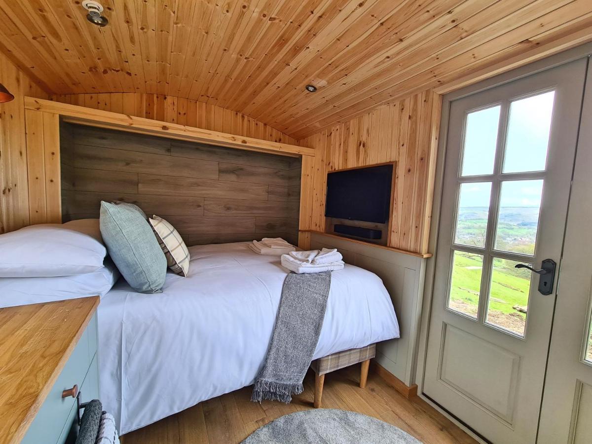 Peak District Shepherds Hut Lodge