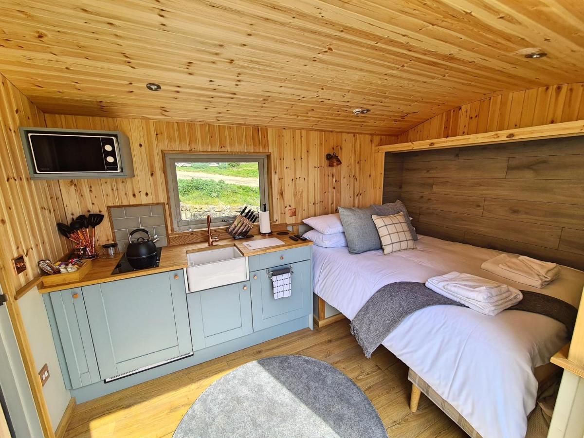 Lodge Peak District Shepherds Hut *