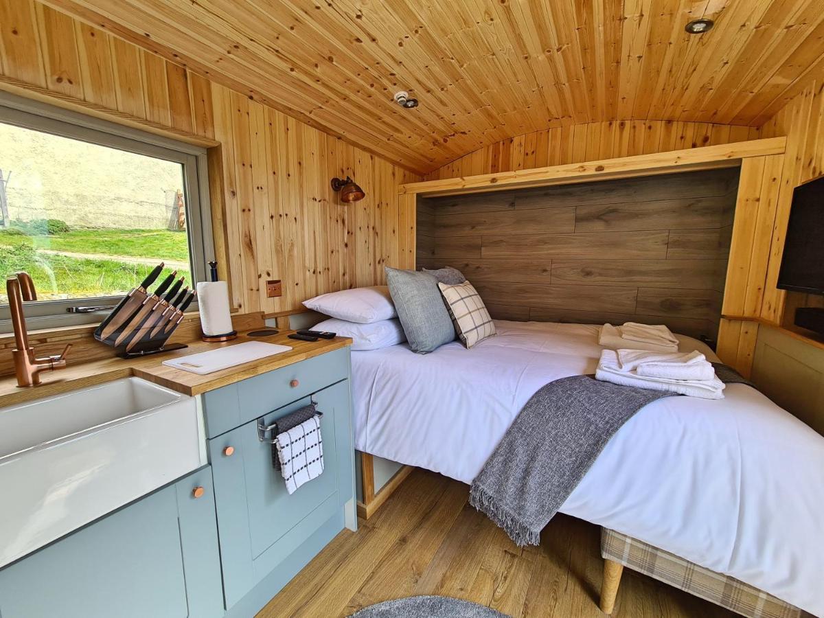 Lodge Peak District Shepherds Hut *