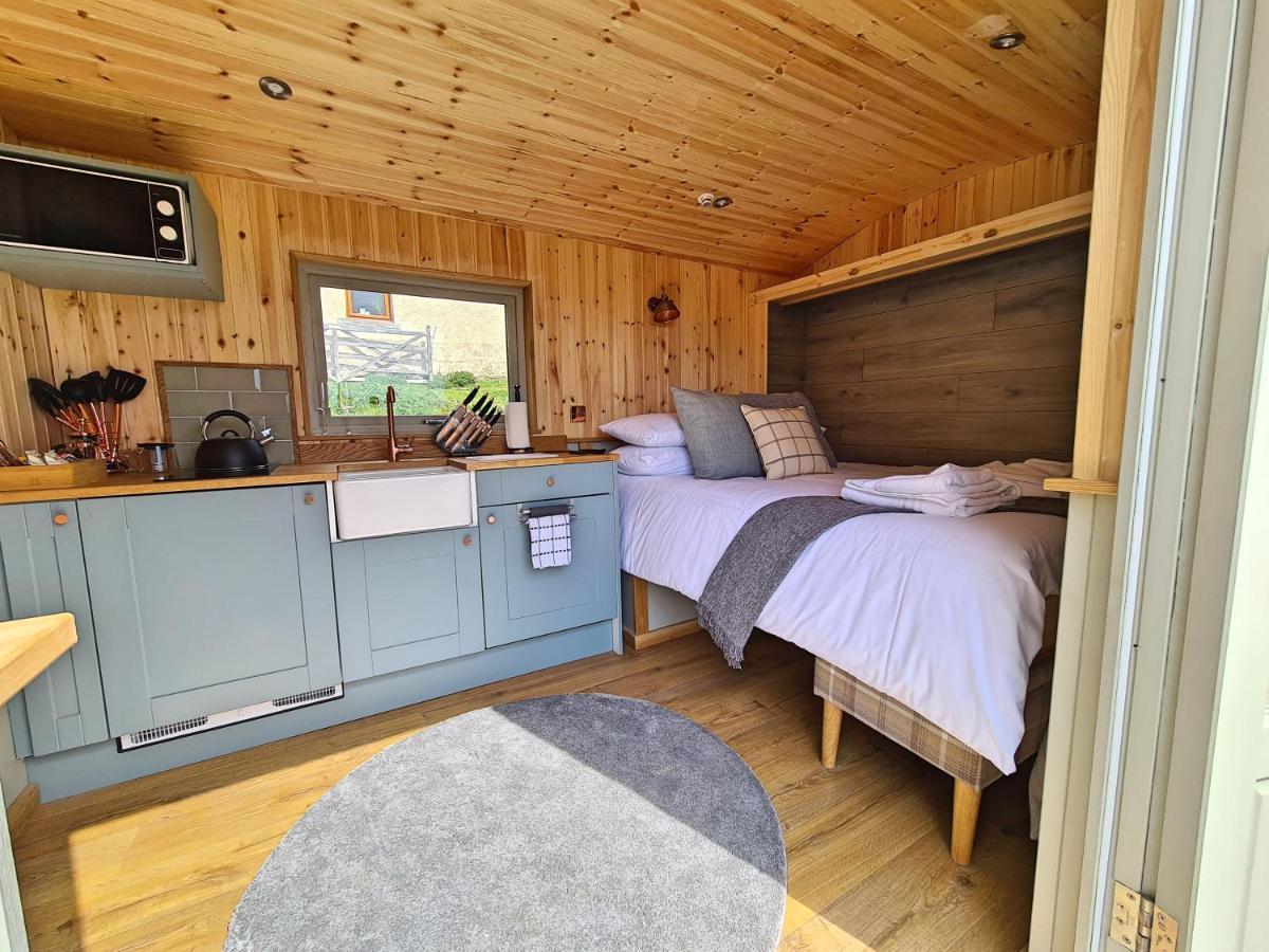 Lodge Peak District Shepherds Hut *