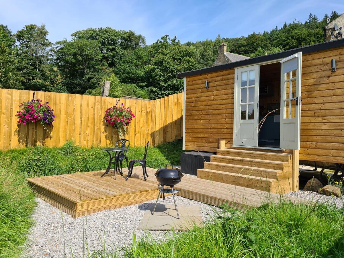Lodge Peak District Shepherds Hut *